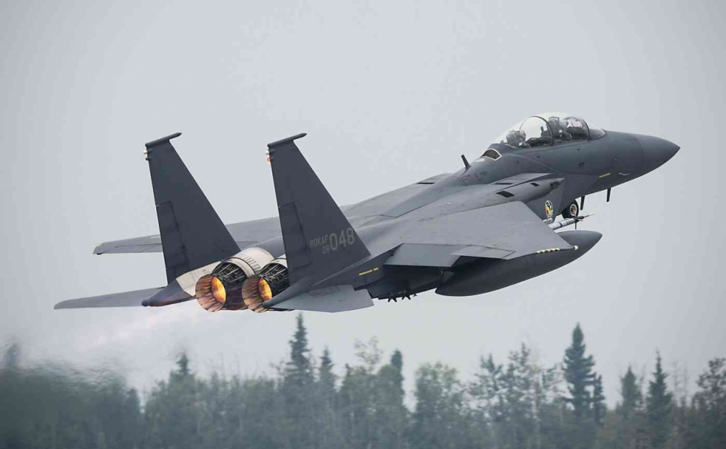 공군 F-15K '머리' 업그레이드&hellip;전방부 통째로 교체한다 - 머니투데이