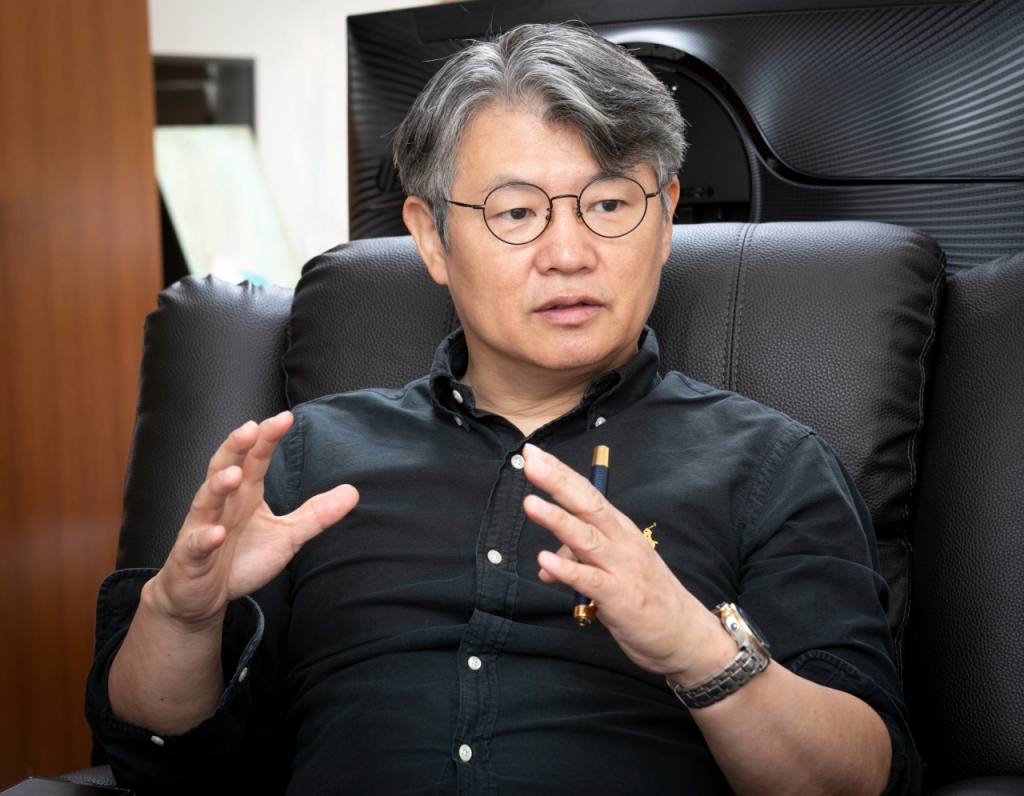엄기성 서울성모병원 혈액내과 교수가 머니투데이와 만나 DLBCL 1차 치료제 '폴라이비'의 효능과 급여 적용 필요성에 대해서 얘기하고 있다./사진=이창섭 기자