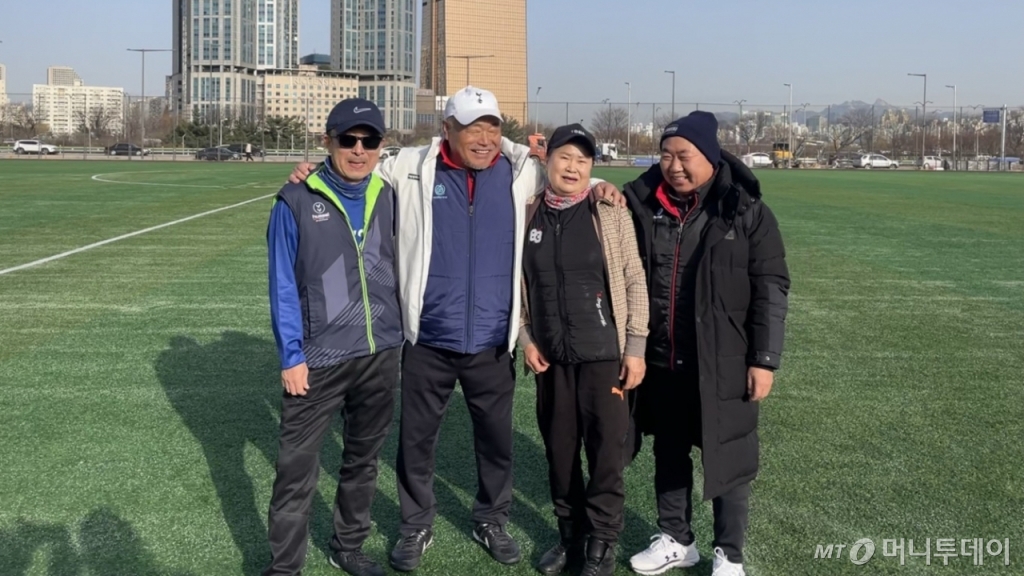 '동작구 조기축구회'에는 1959년생 회원이 김흥국씨(65)를 비롯해 4명 있다. /사진=김지성 기자