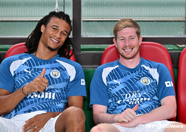 한국투어 당시 케빈 데 브라위너(오른쪽). /AFPBBNews=뉴스1