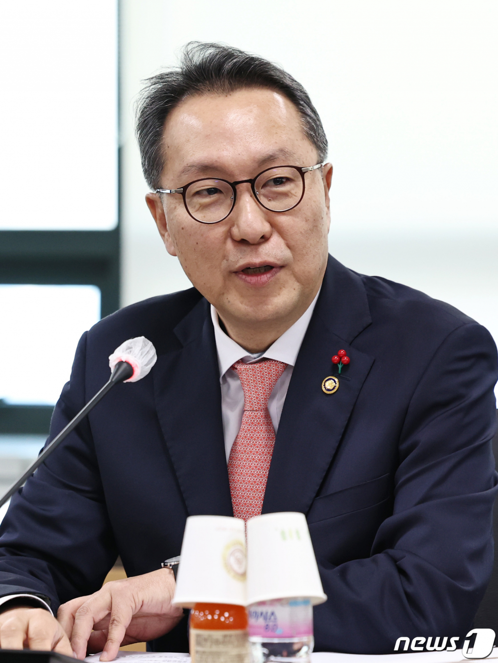 (서울=뉴스1) 구윤성 기자 = 박민수 보건복지부 2차관이 20일 오후 서울 서초구 건강보험심사평가원에서 열린 건강보험정책심의위원회에서 모두발언을 하고 있다. 2023.12.20/뉴스1  Copyright © 뉴스1. All rights reserved. 무단 전재 및 재배포,  AI학습 이용 금지.