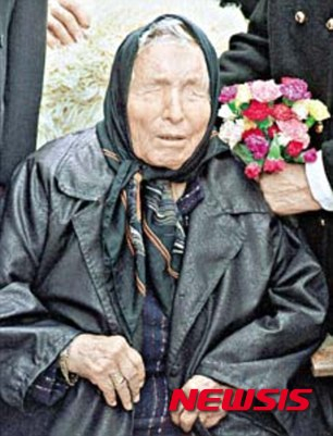 불가리아의 맹인 예언가인 바바 반가의 생전 모습. 1996년 85세 나이로 사망했는데, 사망 전 남긴 수백건의 예언이 85%의 적중률을 보였다고 알려졌다. /사진=뉴시스(데일리메일)