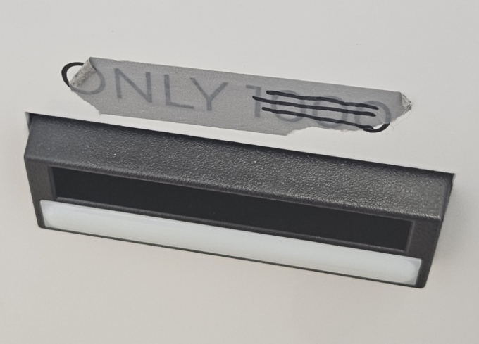 셀프 포토스튜디어 현금 결제 시 1000원 지폐만 가능하다고 적혀있다. /사진=이승주 기자