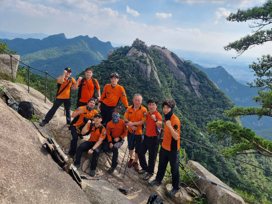 도움이 필요할 때, 어디든 달려오며 고생하는 119 구조대. 사진은 고양소방서 119 구조대원들의 모습./사진=박준흠 소방장 제공