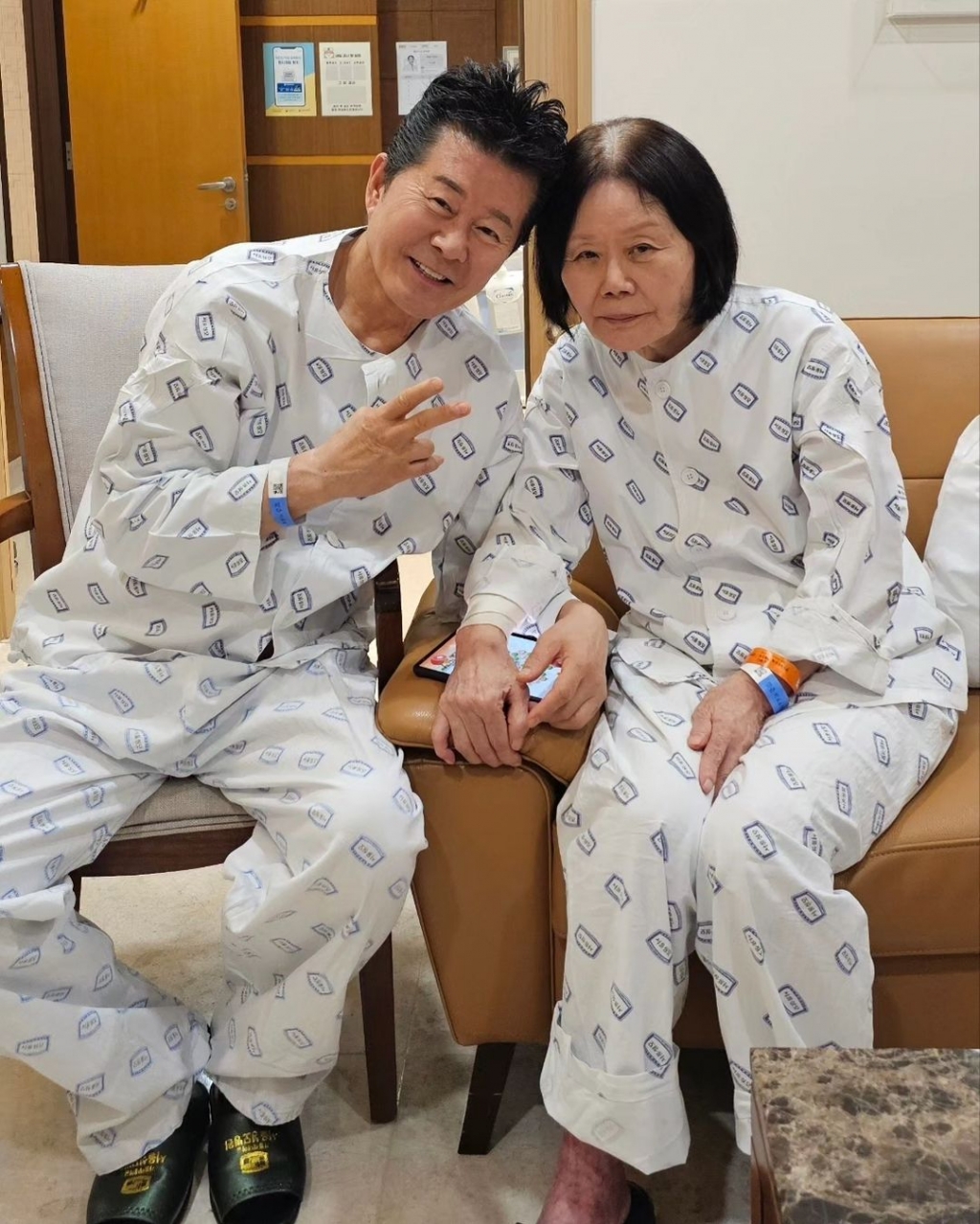 가수 태진아와 그의 아내 이옥형 씨./사진=태진아 인스타그램