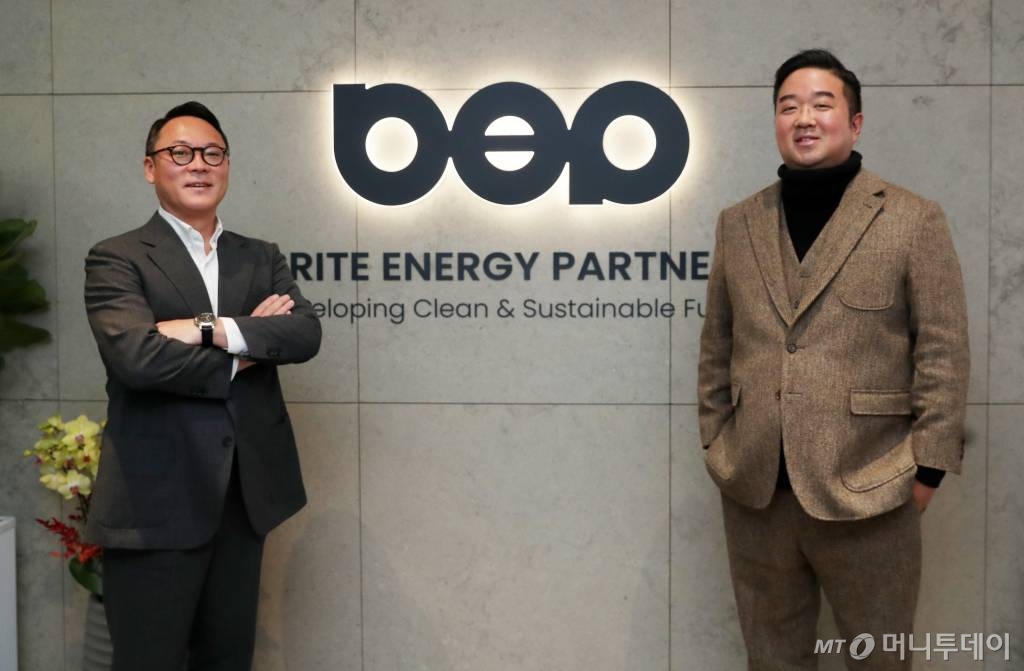 김희성 브라이트에너지파트너스(BEP) 대표(왼쪽), 유대원 CIO(최고투자책임자) 인터뷰. /사진=김휘선 기자 hwijpg@