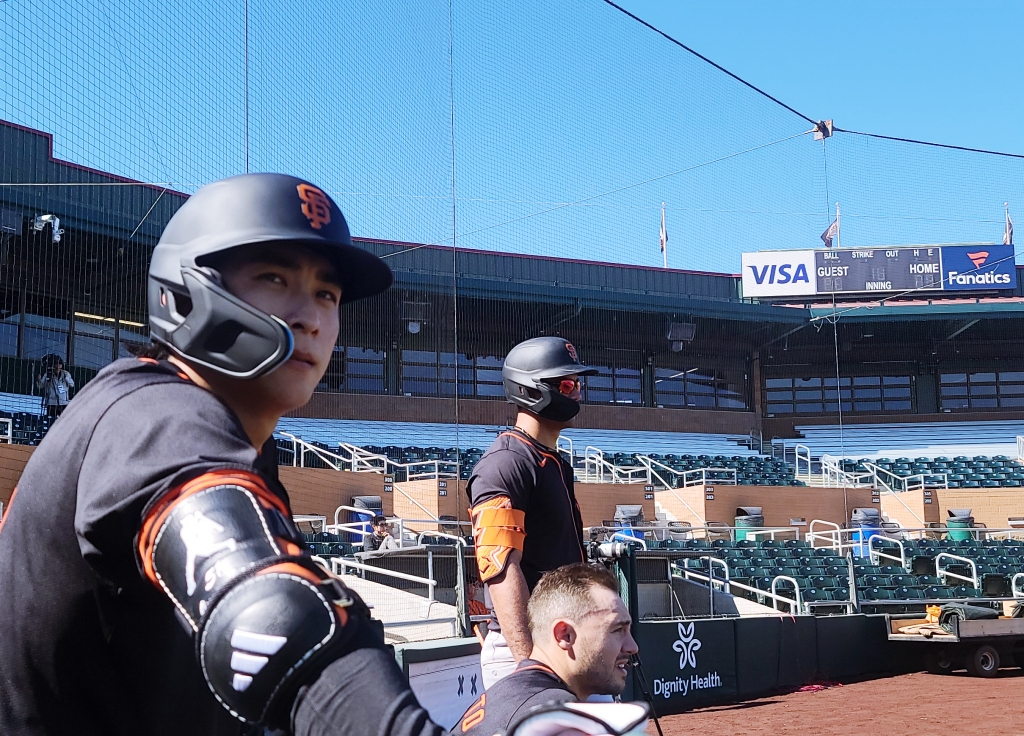 이정후가 20일(한국시간) 미국 애리조나주 스코츠데일 스타디움에서 라이브 배팅 훈련에 임하고 있다. /사진=김우종 기자