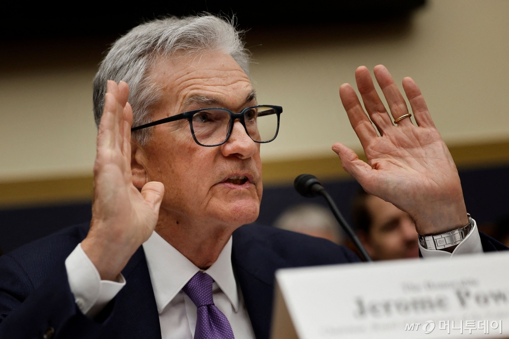 (워싱턴 AFP=뉴스1) 우동명 기자 = 제롬 파월 미국 연준 의장이 6일 (현지시간) 워싱턴 의사당의 하원 금융서비스위원회 청문회에 출석해 "미국 경제가 가까운 미래에 침체에 빠질 증거나 이유는 없다"고 밝히고 있다. 2024.3. 7 ⓒ AFP=뉴스1 Copyright © 뉴스1. All rights reserved. 무단 전재 및 재배포, AI학습 이용 금지. /사진=(워싱턴 AFP=뉴스1) 우동명 기자