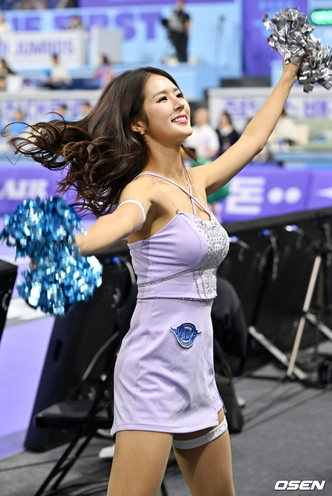 박기량이 2023년 10월 프로배구 대한항공 응원단에서 활동하던 모습. /사진=OSEN