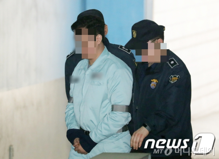 이희진씨가 출소 3년만인 지난해 10월 동생 이희문씨와 다수의 '깡통(스캠) 코인'을 발행하고 시세 조종을 통해 약 900억원을 가로챈 혐의로 또 한번 구속기소 됐다. 