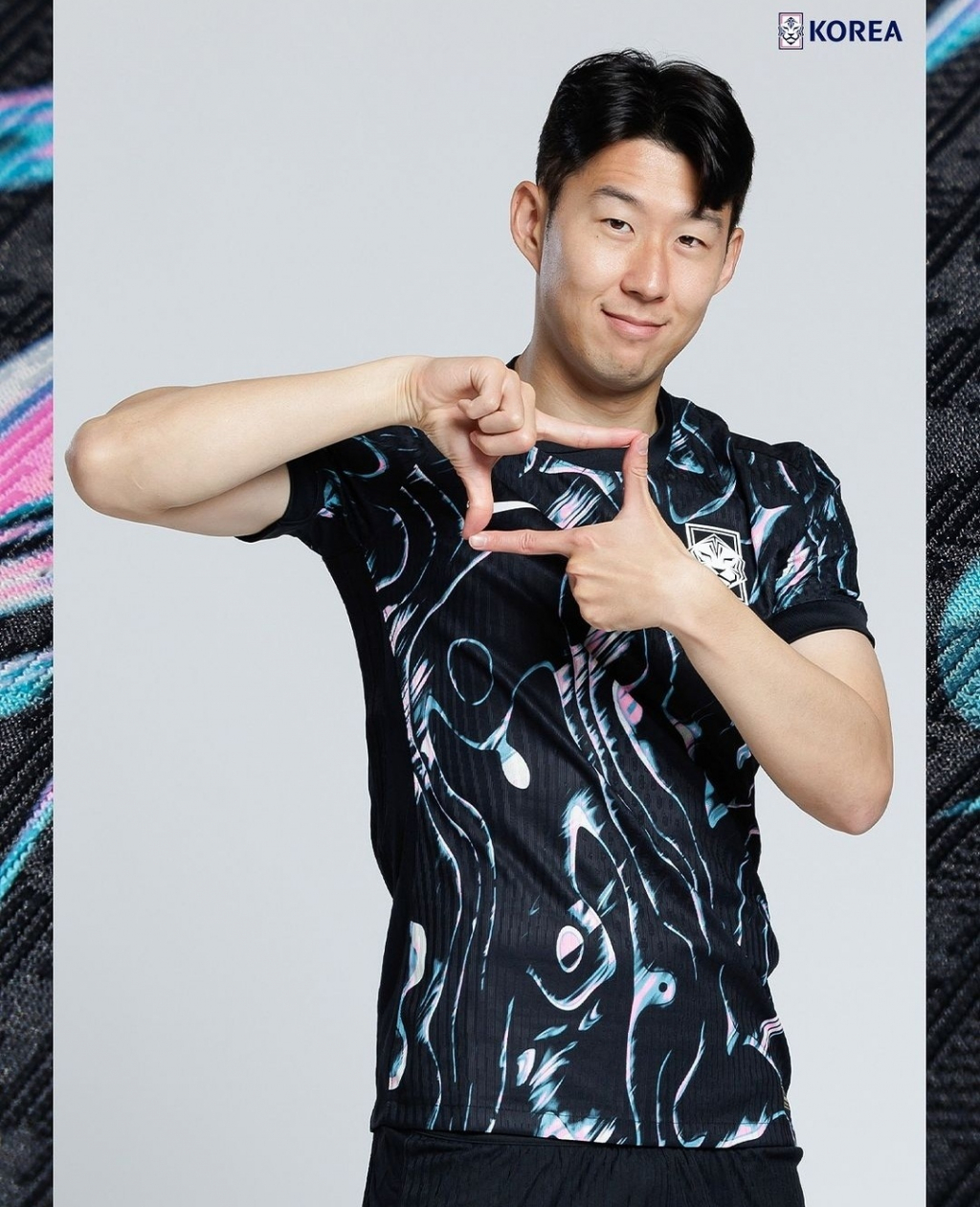 한국의 원정 유니폼을 입은 손흥민. /사진=대한축구협회(KFA) 공식 사회관계망서비스(SNS)