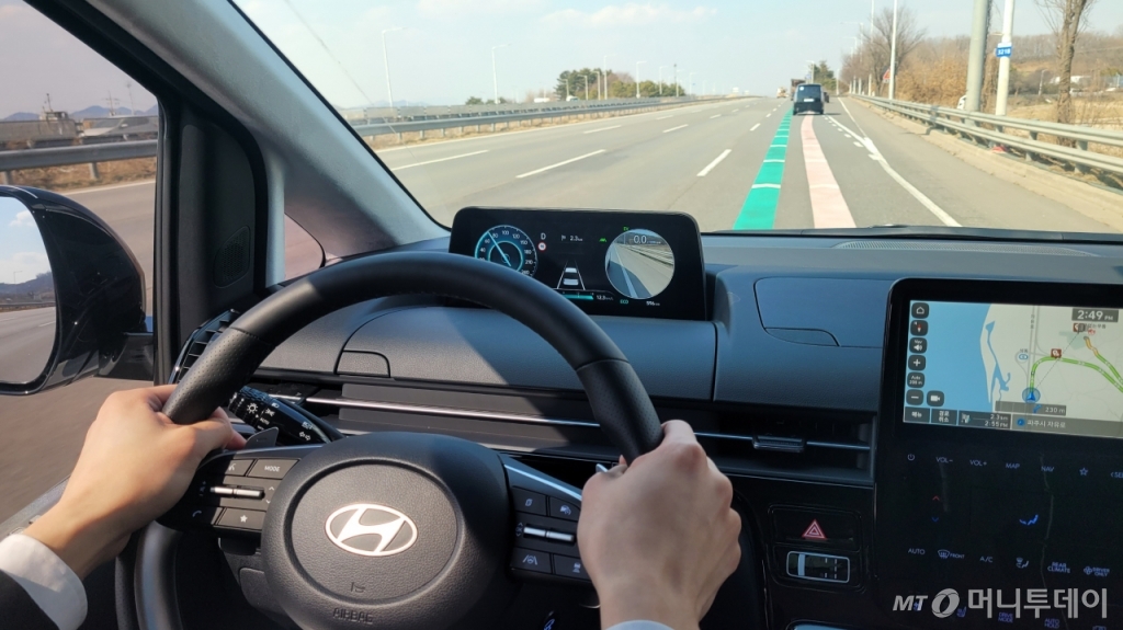 신형 스타리아 하이브리드 라운지./사진=김도균 기자