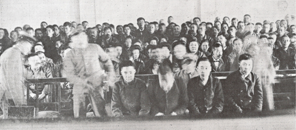 뤼순지방법원에서 재판을 받고 있는 안중근 의사. 왼쪽부터 유동하, 조도선, 우덕순, 안중근./사진제공=안중근의사기념사업회