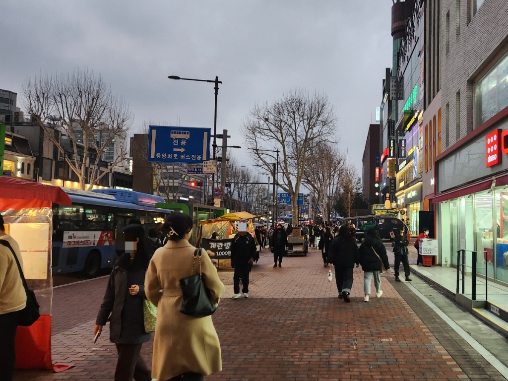 28일 서울 종로구 대학로 거리. /사진=김미루 기자