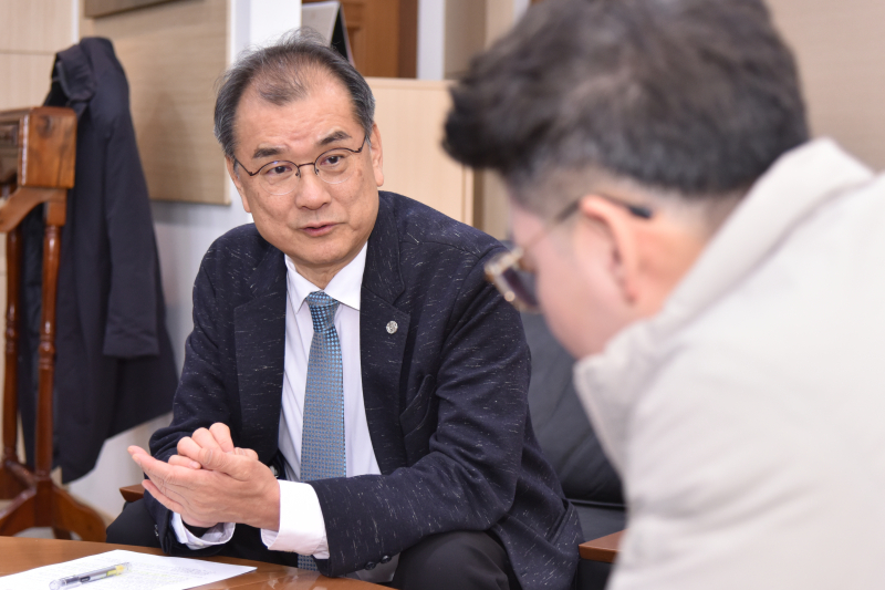 김성찬 인하공전 총장이 대학 비전을 설명하고 있다./사진=이민호기자