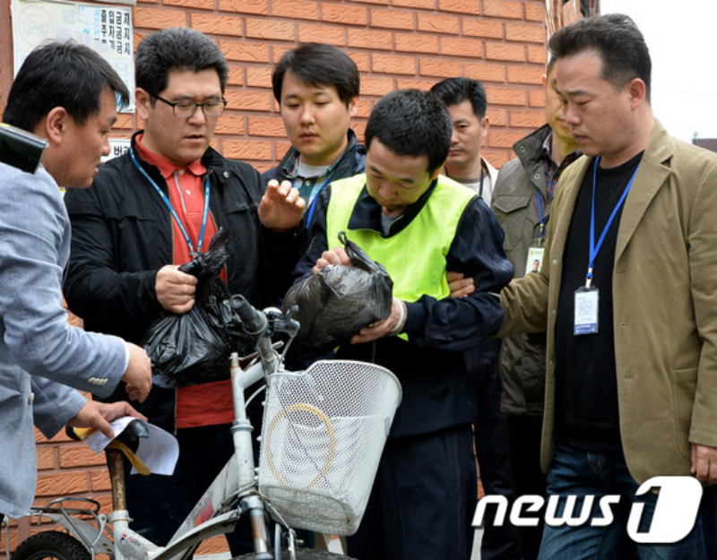 현장검증을 하는 김하일의 모습. /사진=뉴스1