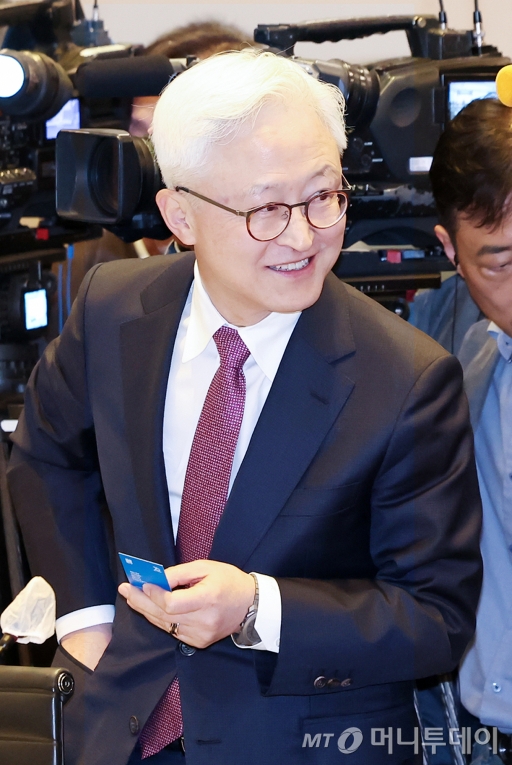 (서울=뉴스1) 민경석 기자 = 경계현 삼성전자 DS부문장(사장). 2024.4.4/뉴스1  Copyright © 뉴스1. All rights reserved. 무단 전재 및 재배포,  AI학습 이용 금지. /사진=(서울=뉴스1) 민경석 기자