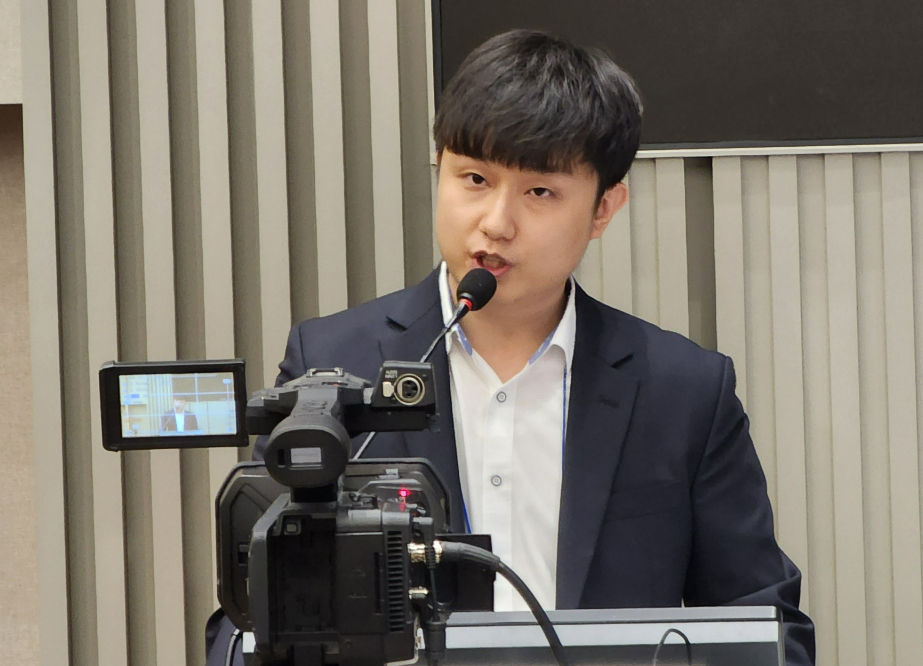 사직 전공의인 서울대병원 전공의협의회 비대위 박재일 대표가 30일 심포지엄에서 "기피과에도 전공의들이 지원할 수 있는 환경을 만들어달라"고 정부에 호소했다. /사진=정심교 기자