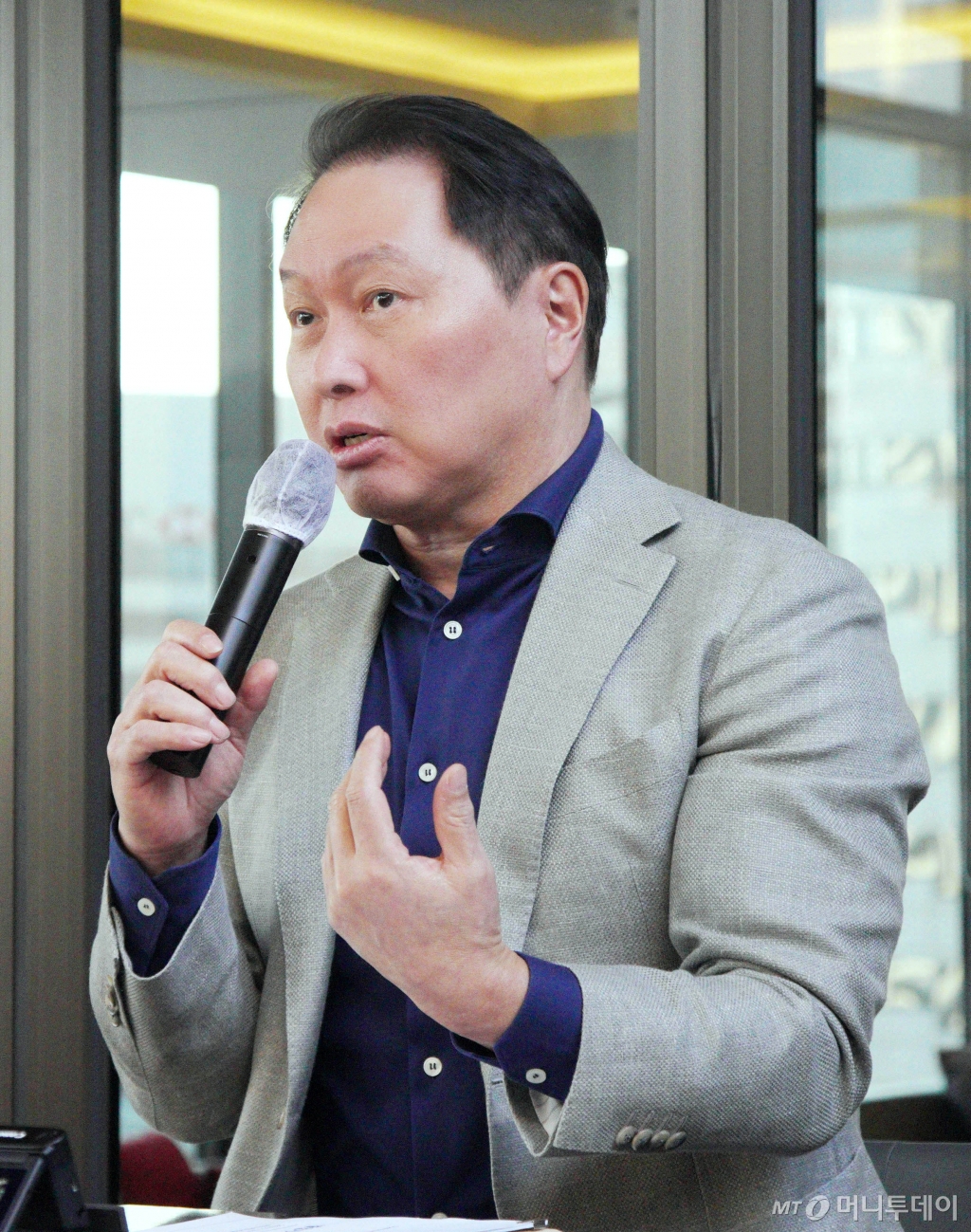 최태원 대한상공회의소 회장이 2일 서울 중구 '프레이저플레이스 남대문'에서 열린 연임 기념 출입기자단 간담회에 참석했다./사진제공=대한상공회의소