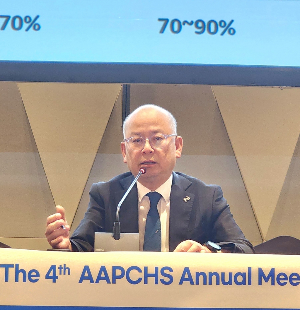 임청 대한심장혈관흉부외과학회 이사장이 1일 서울 용산구 드래곤시티에서 진행한 기자간담회에서 전공의들이 돌아오지 않는 상황에 대해 소신을 밝히고 있다. /사진=정심교 기자