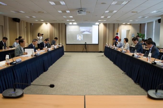 4일 오후 서울 종로구 광화문교보빌딩 국가과학기술자문회의 대회의실에서 열린 '국가과학기술자문회의 제8회 심의회의 /사진=과학기술정보통신부