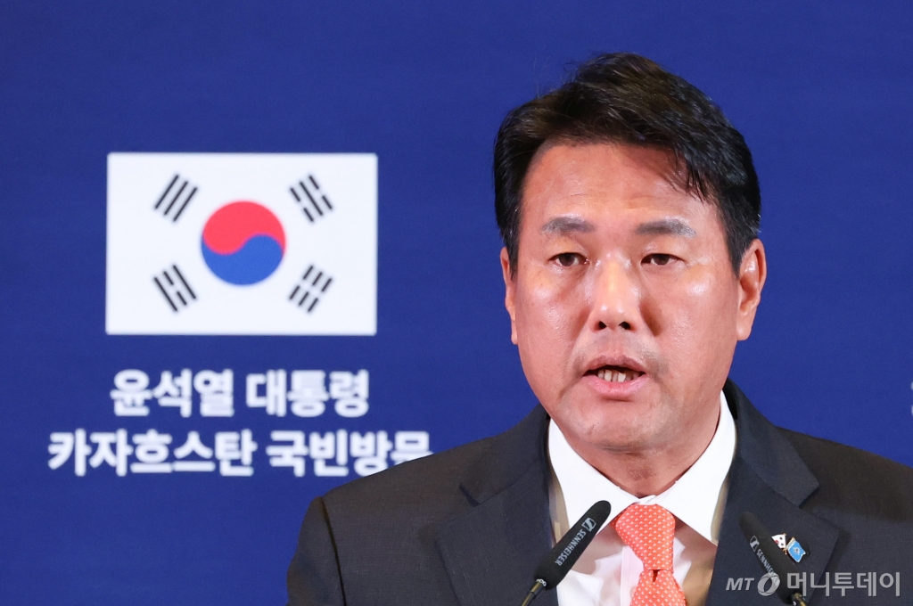 [아스타나(카자흐스탄)=뉴시스] 조수정 기자 = 김태효 국가안보실 1차장이 12일 12일 오후(현지시간) 카자흐스탄 아스타나 한국프레스센터에서 카자흐스탄 순방 성과 관련 브리핑을 하고 있다. 2024.06.12. chocrystal@newsis.com /사진=조수정