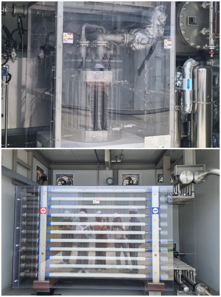 제주 행원 그린수소 실증단지의 수전해 설비. 위는 PEM 수전해설비, 아래는 알카라인 수전해설비/사진=최민경 기자