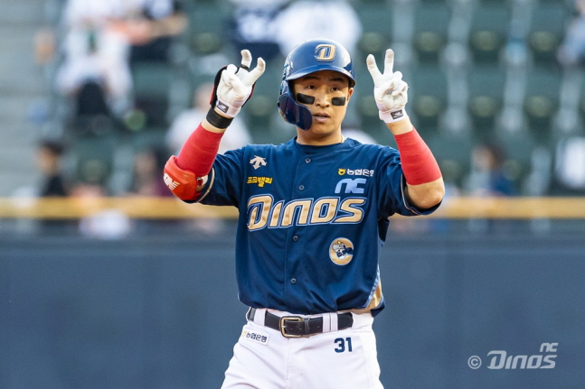 2루에서 손아섭이 세리머니를 하고 있다. /사진=NC 다이노스 제공