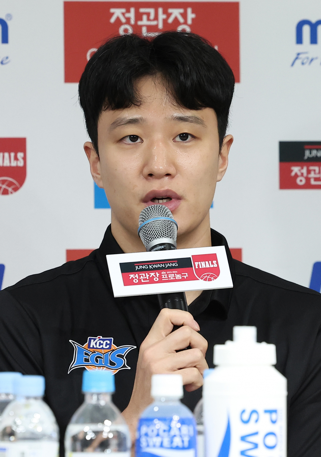 부산 KCC 허웅. 사진은 지난 4월25일 서울 강남구 논현동 KBL센터에서 열린 2023-2024 정관장 프로농구 챔피언결정전 미디어데이에 참석한 모습. /사진=뉴스1