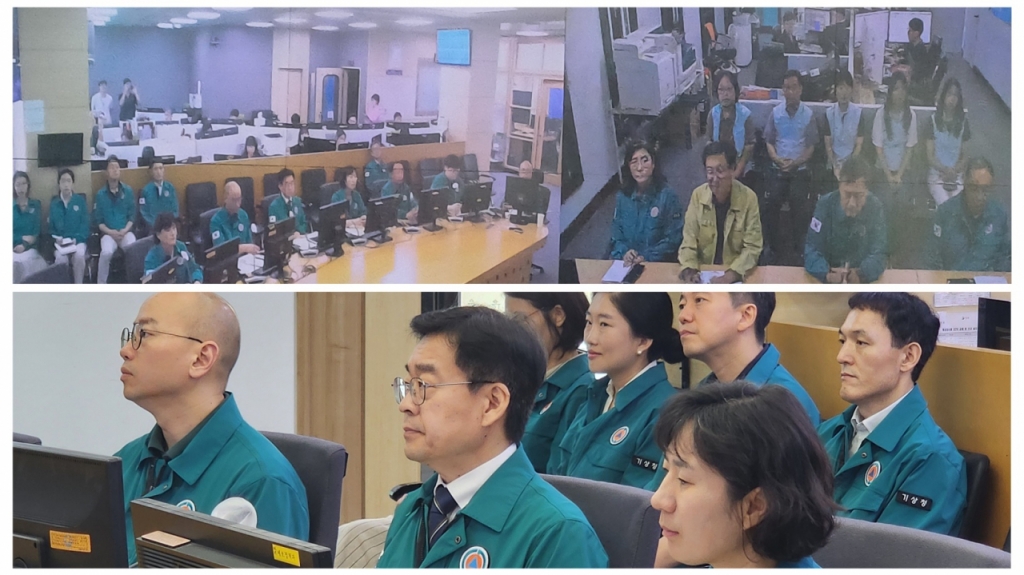 1일 오전 8시30분, 장동언 신임 기상청장(아래 사진 앞줄 가운데)이 비정규 상황점검회의를 열고 지방청들로부터 간밤 상황을 보고받고 있다. 회의가 끝나자 장 청장은 곧바로 취임식을 위해 기상청 본청이 있는 대전으로 이동했다./사진=오석진 기자