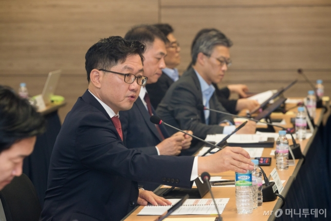 류광준 과학기술정보통신부 과학기술혁신본부장이 지난 6월 26일 오전 서울 종로구 광화문교보빌딩 국가과학기술자문회의 대회의실에서 '국가과학기술자문회의 제61회 운영위원회'를 주재하고 있다. /사진= 뉴스1 (과학기술정보통신부 제공)