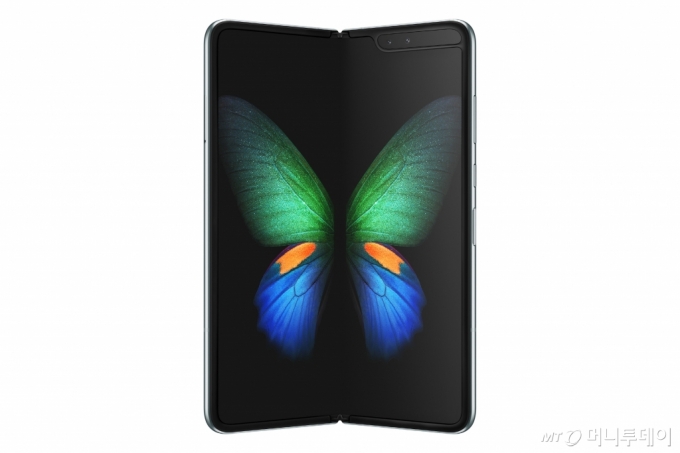 2019년 2월 선보인 삼성의 첫 폴더블폰 '갤럭시폴드'