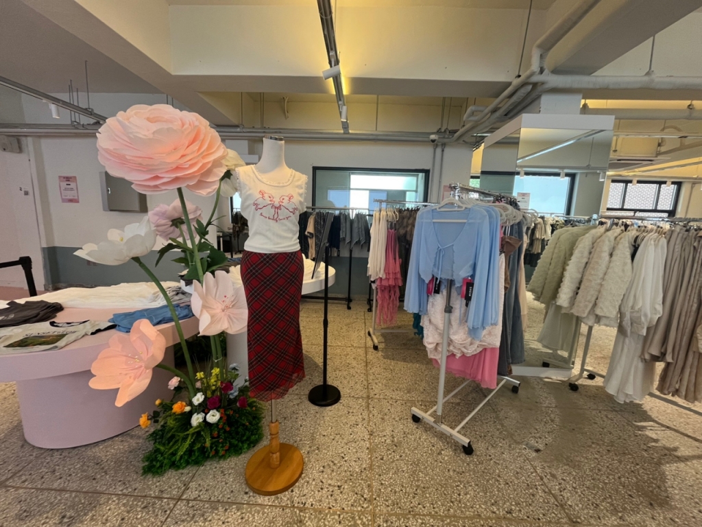 지난 8일 오픈한 서울 성수동의 쉬인 팝업스토어. /사진=하수민기자