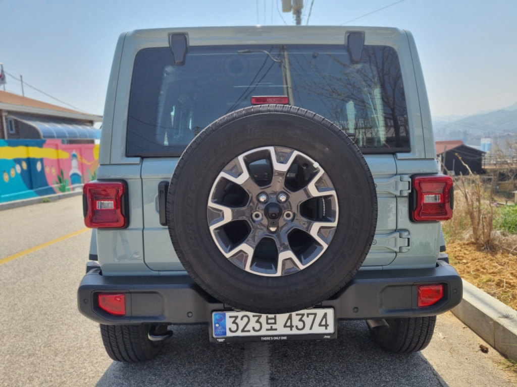 더 뉴 2024 지프 랭글러 사하라 파워탑. /사진=강주헌 기자