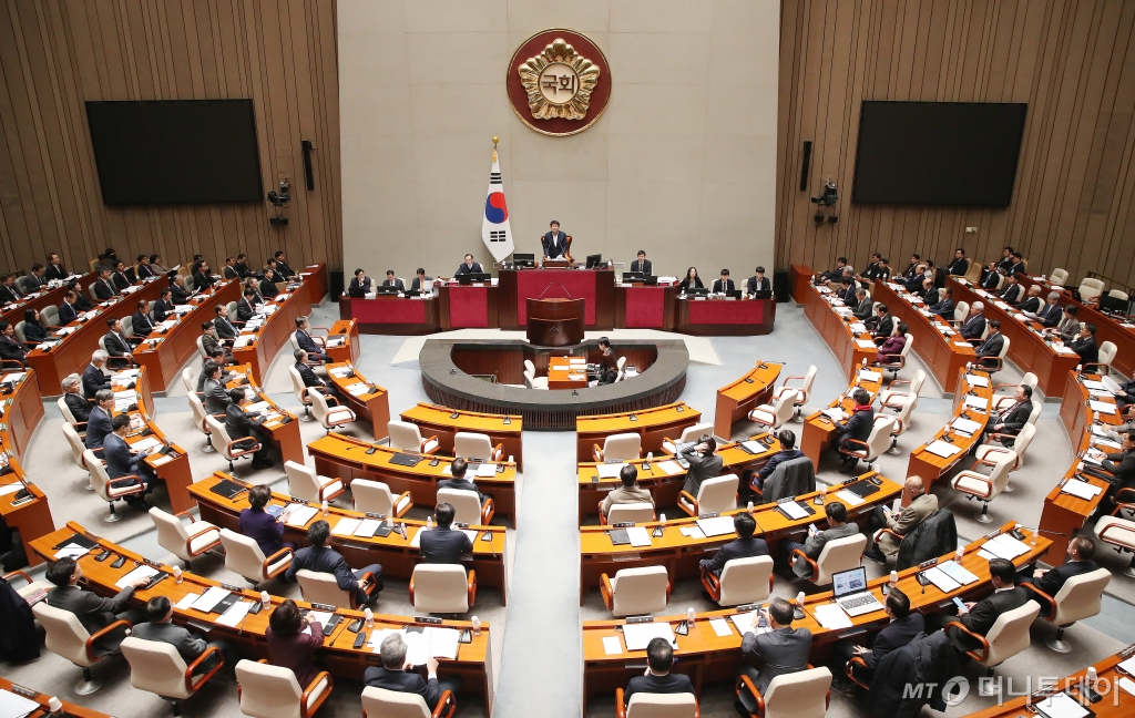 (서울=뉴스1) 임세영 기자 = 서삼석 예결위원장이 20일 서울 여의도 국회에서 열린 예산결산특별위원회 전체회의를 주재하고 있다. 2023.12.20/뉴스1 Copyright © 뉴스1. All rights reserved. 무단 전재 및 재배포, AI학습 이용 금지. /사진=(서울=뉴스1) 임세영 기자