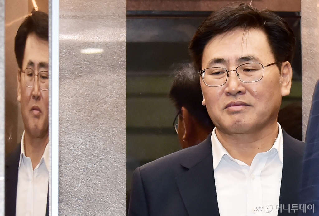 유상임 신임 과학기술정보통신부 장관 후보자가 19일 서울 종로구 서린동 광화문우체국에 마련된 인사청문회 준비단 사무실에 출근하고 있다. /사진=머니S