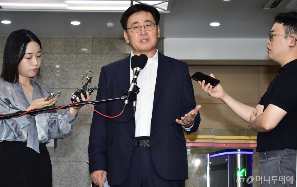 유상임 신임 과학기술정보통신부 장관 후보자가 19일 서울 종로구 서린동 광화문우체국에 마련된 인사청문회 준비단 사무실에 출근하고 있다. /사진=머니S