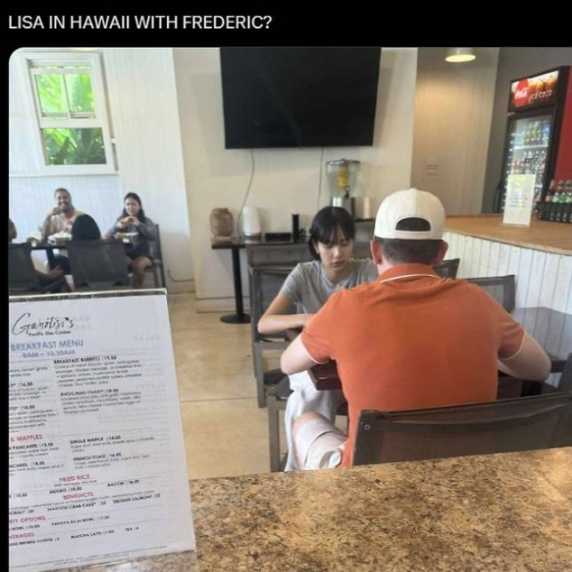 그룹 '블랙핑크' 리사를 하와이에서 목격했다는 내용을 담은 온라인 커뮤니티 게시물에 첨부된 사진. /사진=온라인 커뮤니티 캡처