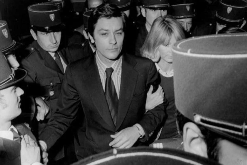 경호원 살해범으로 수사를 받던 장면/사진=게티이미지뱅크