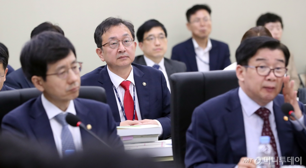 (세종=뉴스1) 김기남 기자 = 정승윤 국민권익위원회 부위원장이 8일 세종시 정부세종청사에서 열린 국회 정무위원회 국정감사에서 위원들의 질의를 듣고 있다. 2024.10.8/뉴스1  Copyright © 뉴스1. All rights reserved. 무단 전재 및 재배포,  AI학습 이용 금지. /사진=(세종=뉴스1) 김기남 기자