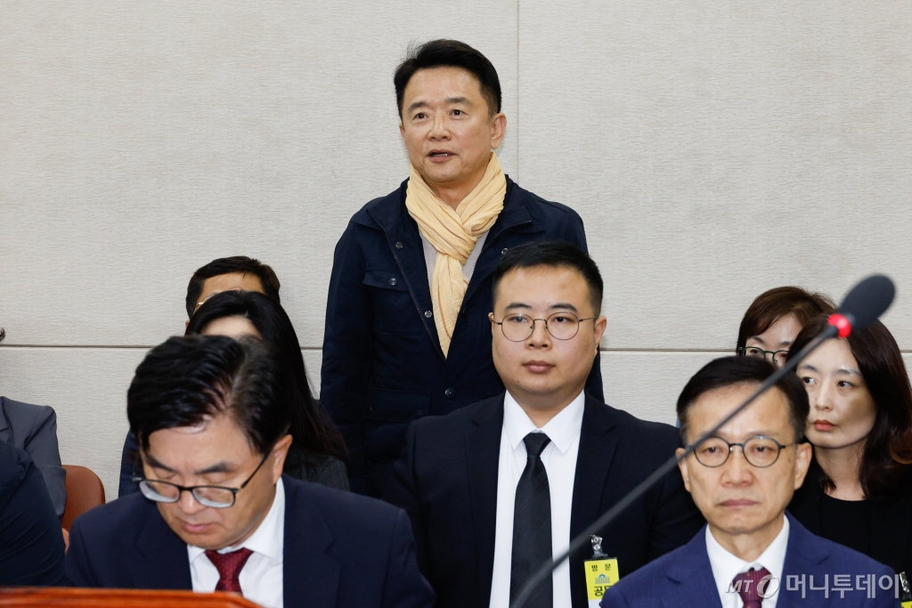 (서울=뉴스1) 안은나 기자 = 남경필 마약예방치유단체 은구(NGU) 대표가 10일 오후 서울 여의도 국회 보건복지위원회에서 열린 식품의약품안전처 등 국정감사에 참고인 신분으로 출석하고 있다. 2024.10.10/뉴스1 Copyright © 뉴스1. All rights reserved. 무단 전재 및 재배포, AI학습 이용 금지. /사진=(서울=뉴스1) 안은나 기자