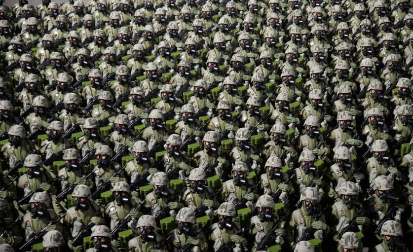 북한군 특수부대로 추정되는 병력의 열병식 모습. / 사진=뉴스1
