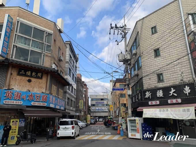 ▲정왕시장 인근거리에 중국 간판이 걸려 있다./사진=홍세미 기자