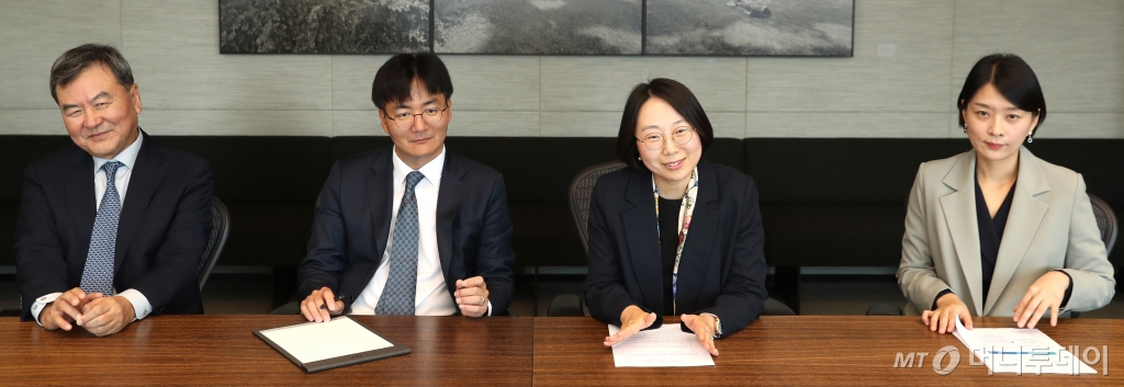 왼쪽부터 법무법인 태평양 자금세탁방지팀 신제윤 고문, 윤주호 변호사, 김지이나 변호사, 김효봉 변호사. /사진=이기범 기자 leekb@ 