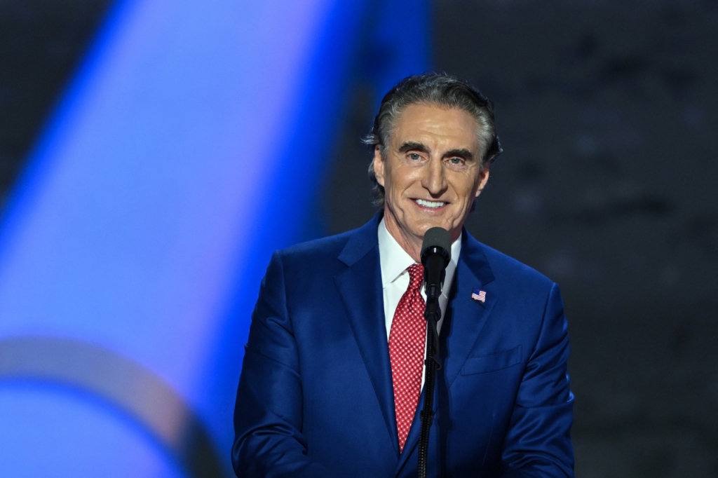  더그 버검 노스다코타 주지사이 지난 7월17일 위스콘신주 밀워키에서 열린 2024년 공화당 전당대회 3일차에 연설하고 있다.  /AFPBBNews=뉴스1