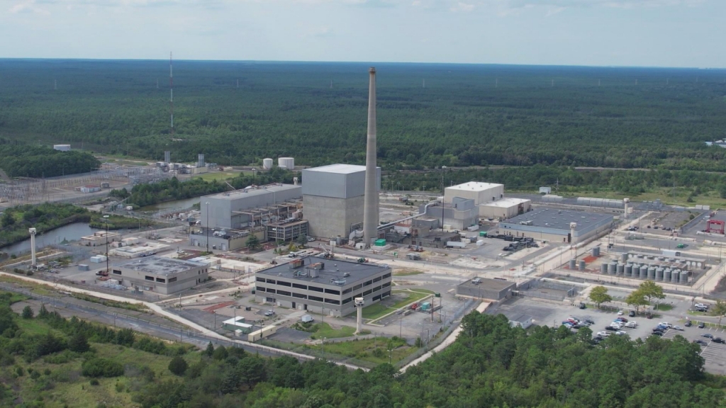 원자력발전소 해체가 한창 진행중인 미국 뉴저지주 오이스터크릭 원전 현장 드론 촬영 모습. /사진제공=김성운 머니투데이방송(MTN) PD. 