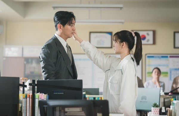 '사랑은 외나무다리에서' 스틸 컷 / 사진=tvN