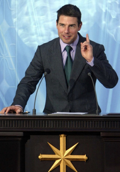 사이언톨로지 행사에서 간증을 하고 있는 톰 크루즈/사진=해외 데일리 스타 캡처