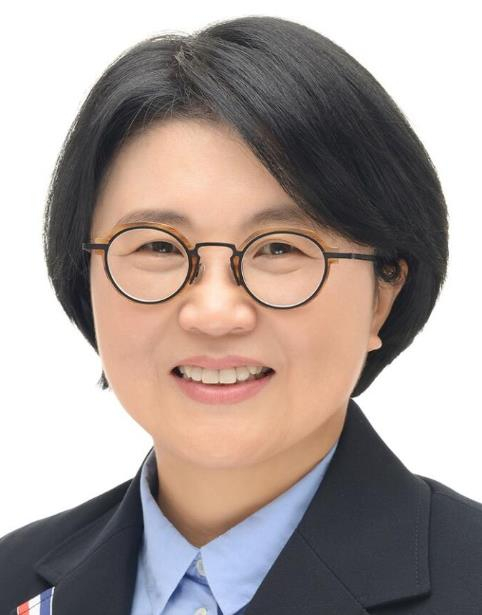 윤석열 대통령이 29일 정무직 인선을 발표 했다. 대통령실은 윤 대통령이 이날 조소영 국민권익위원회 부위원장의 임명안을 재가했다고 밝혔다. /사진=대통령실 제공