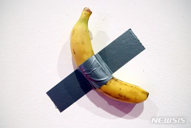 리움미술관은 2023년 첫 전시로 동시대 미술계의 가장 논쟁적인 작가 마우리치오 카텔란(Maurizio Cattelan) 기획전 'WE' 언론 공개 행사를 지난해 1월 30일 서울 용산구 리움미술관에서 하고 있다. /사진=뉴시스